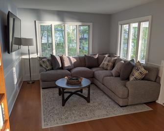 Newly Renovated Lakefront Property - Auburn - Living room