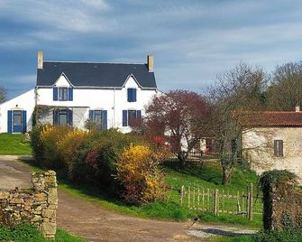Nice little farmhouse, ideally located between Puy du fou and Futuroscope - Parthenay - Budova