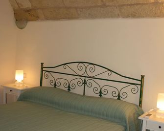 Suggestive and intimate Casina a few miles from the sea. - Palmariggi - Habitación