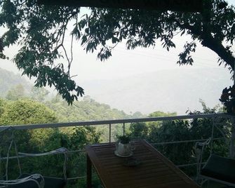 Oak Grove Inn - Lansdowne - Balcony