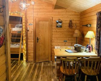 Honeybear Hideaway Cabin - Hayward - Dining room