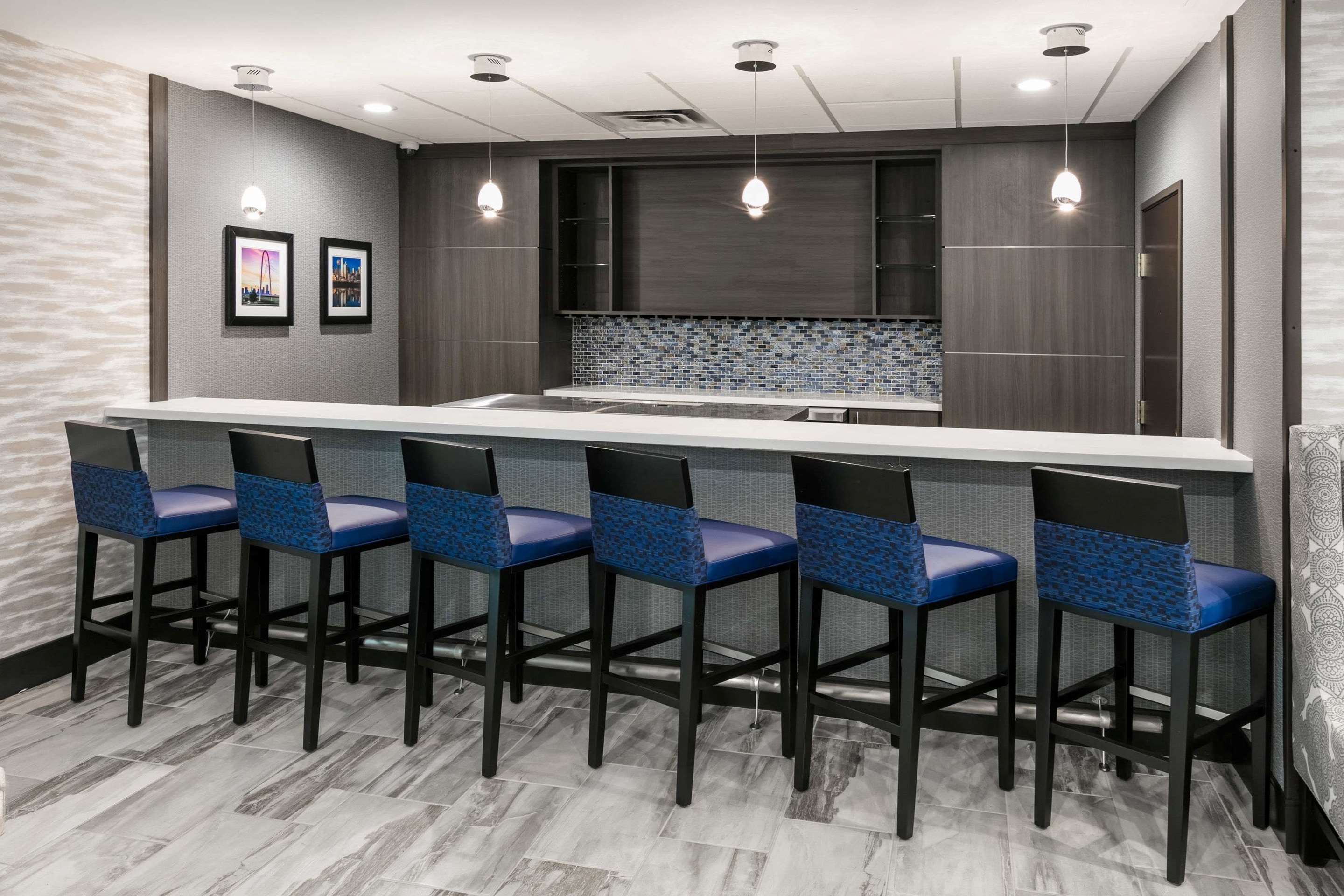 Wingate by Wyndham Dallas Love Field - Dallas - Bar