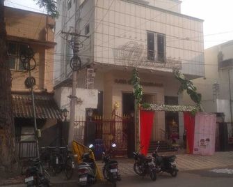 Raya Raj Anugraha - Kumbakonam