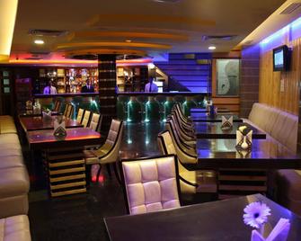 Crystal Paark Inn - Mysore - Bar