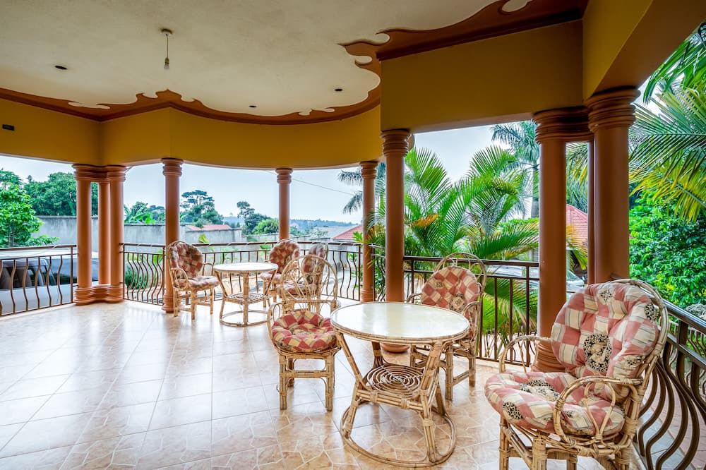 Airport Side Hotel Entebbe - אנטבה - מרפסת