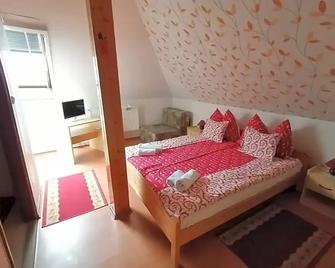 Joós Apartman - Sárvár - Bedroom