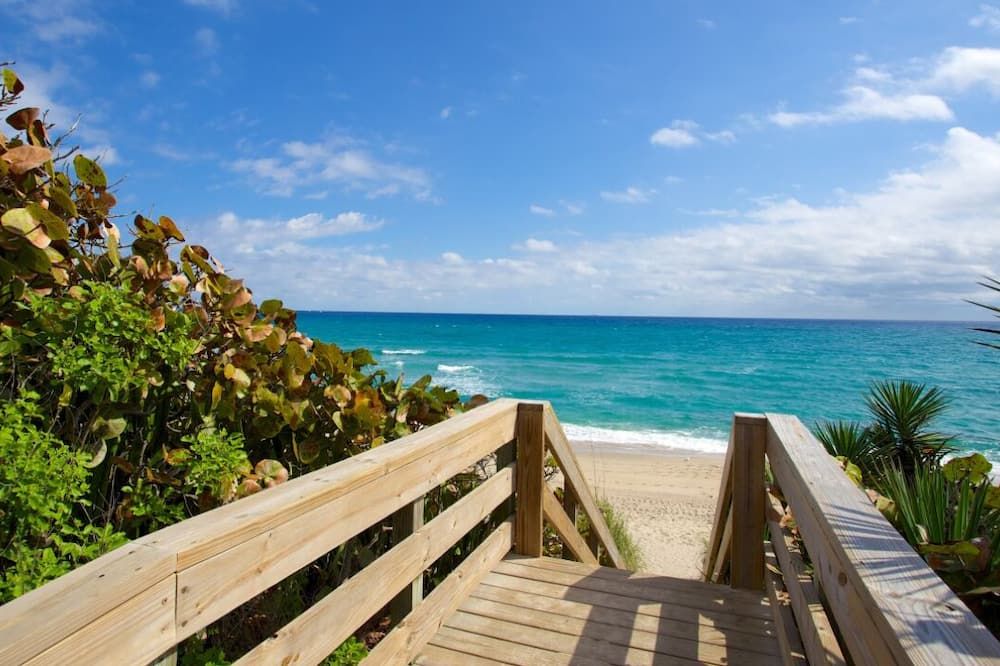 Luxury vacation resort experience. 10 min to beaches, restaurants, golf & shops. - ווסט פאלם ביץ' - חוף