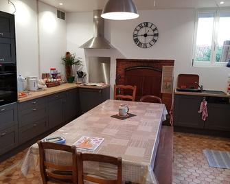 Vendée coast holiday house 10 pers. - Avrillé - Comedor