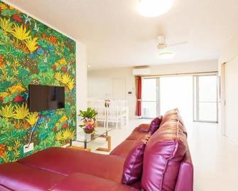 Kariyushi Condominium Resort Nago Rb Villa - Nago - Oturma odası