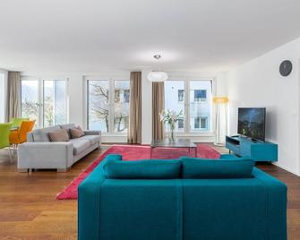 Swiss Hotel Apartments-Interlaken - Interlaken - Wohnzimmer