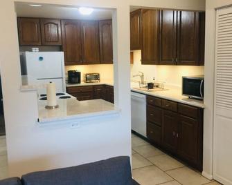 Light and Airy 1,000 sqft. Private Space in Broomfield - Broomfield - Kitchen