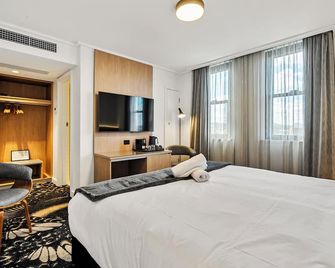 Prince Of Wales Hotel - Hobart - Bedroom