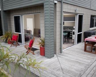 Bay Breeze Accommodation - Whitianga - Patio
