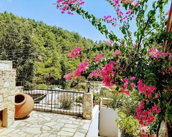 Blue Cottage - Apsiou