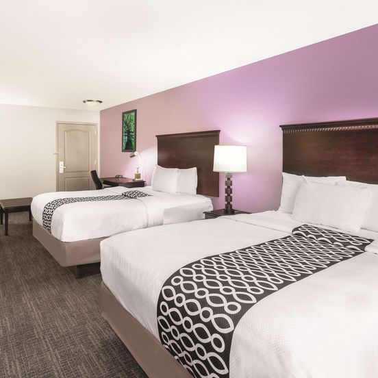 Bedroom view of La Quinta Inn & Suites by Wyndham Rome