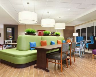 هوم2 سويتس باي هيلتون سان أنجيلو - سان انغيلو - ردهة