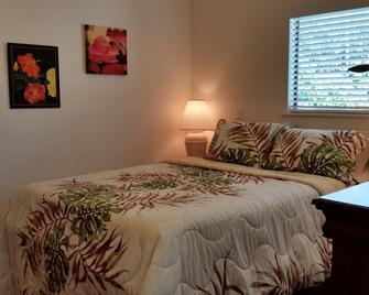 Volcano Acres Ranch B&B - Volcano - Bedroom
