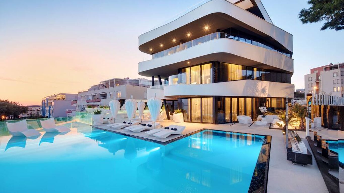 Posh Residence Luxury Suites