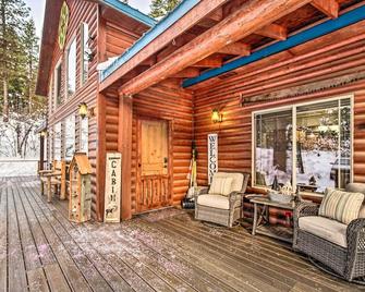 Garden Valley Cabin with Loft and Large Deck! - Garden Valley - Patio
