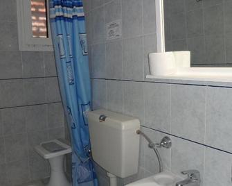 Hotel Galaxy - Loutra Edipsou - Badkamer