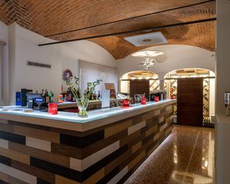 The Ziba Hotel & Spa - Peschiera del Garda - Recepción