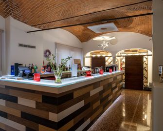 The Ziba Hotel & Spa - Peschiera del Garda - Recepção