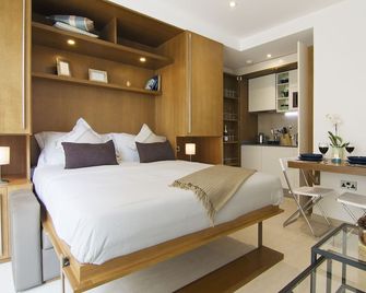 Bentley Holiday Apartments - West One - 直布羅陀 - 臥室