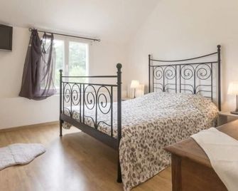 Gîte Confortable avec Jardin, Proche Mer et Ville, Équipé pour Familles, Vélo Inclus - FR-1-306-1076 - Saint-Nazaire - Chambre