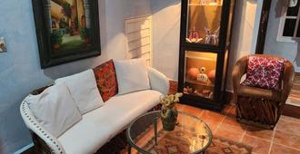 Casa Colonial - Cozumel - Living room