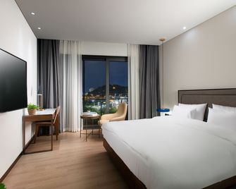 N Bridge Hotel - Чонджу