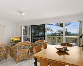 Listen To The Surf From Rickman Pde, Woorim - Woorim - Essbereich