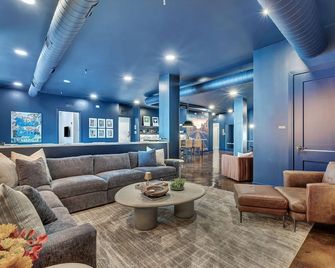 Nashville Lower Broadway Suite 4BR by Maddox Hotel - Nashville - Salon