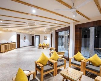 Shervani Pebbles & Pines Resort & Spa, Corbett - Rāmnagar - Salónek