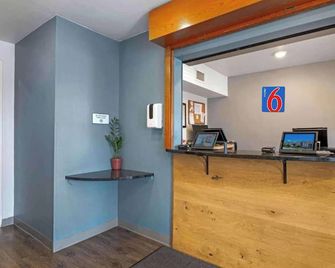 Motel 6 Suites Cincinnati Sharonville, Oh - Cincinnati