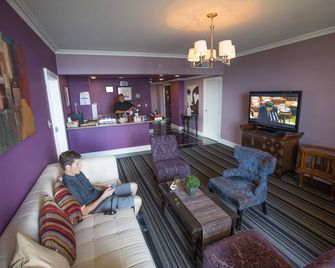 Royal Orchid Hotel Guam - Tamuning - Olohuone