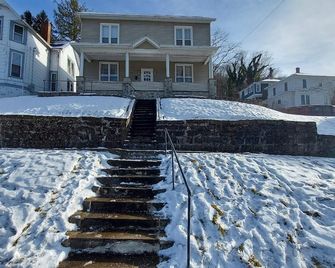 Memetori Cozy Vacation House - Hinton - Building