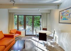 Garden Court Suites And Apartments - Queenstown - Dining room