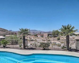 Heated Pool, Spa & Mtn Views: Lake Havasu Home! - Lake Havasu City - Uima-allas