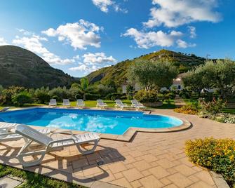 Villa Garden - Tropea - Pool
