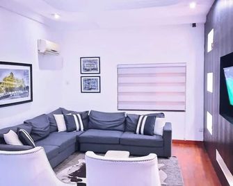 Nicotel Apartments - Abuja - Living room