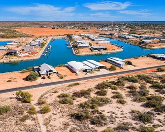 78 Madaffari Drive - Exmouth - Building