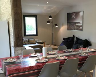 Spacious house in a quiet area with all comforts, private pool 3bed, 3bath, 3wc classified 3. - Soustons - Salle à manger