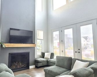 Corporate Housing • Fully Furnished • Daybreak • Gourmet Kitchen •pets Always Ok - South Jordan - Вітальня