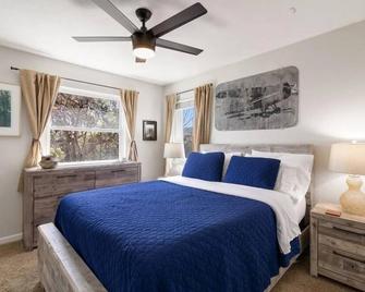 Pacifica Storybook Beach House - Pacífica - Habitación