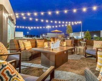 Holiday Inn Express Bettendorf - Davenport Ne - Bettendorf - Budova