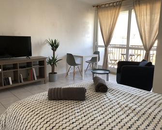 Very nice modern apartment with all the comforts - Chambray-lès-Tours - Living room