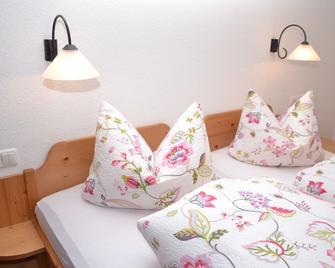 Alpen Gästehaus - Garmisch-Partenkirchen - Schlafzimmer
