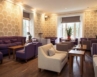 The Green House - בורנמאות' - טרקלין