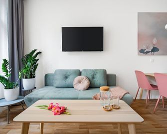 Enjoy Downtown Boutique Apartments #13 by Goodnite cz - 布爾諾 - 客廳