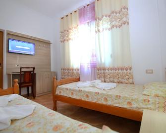 My Home Guest House - Durrës - Bedroom